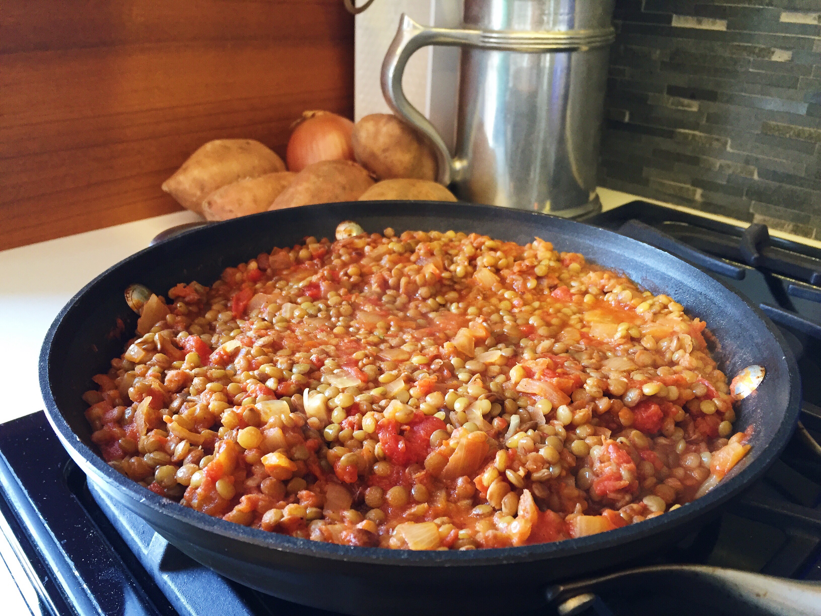 lentils-in-tomato-sauce-vegan-mosvegan-mos